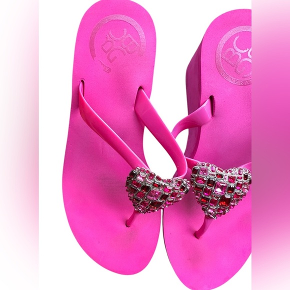 BCBGeneration Pink Flip Flops with Heart Embellishment Size 10 - Picture 2 of 5